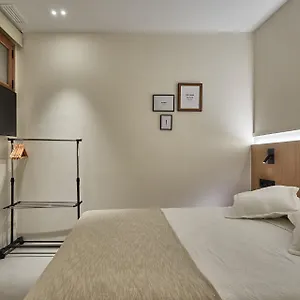 ella-hostel-ramblas.catalonia-hotels.com/